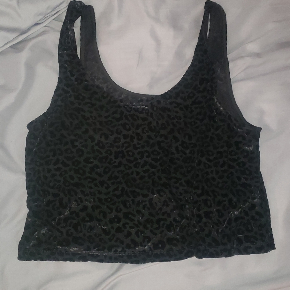Cropped leopard tank 🖤
